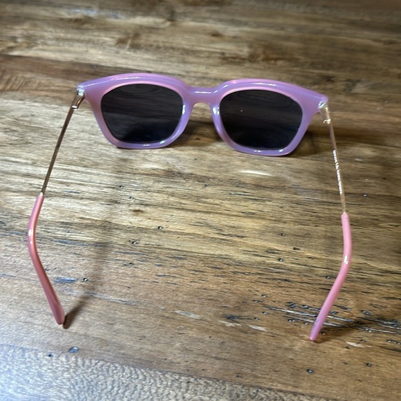 Peepers Sunnies in Pink - Picture 2 of 4